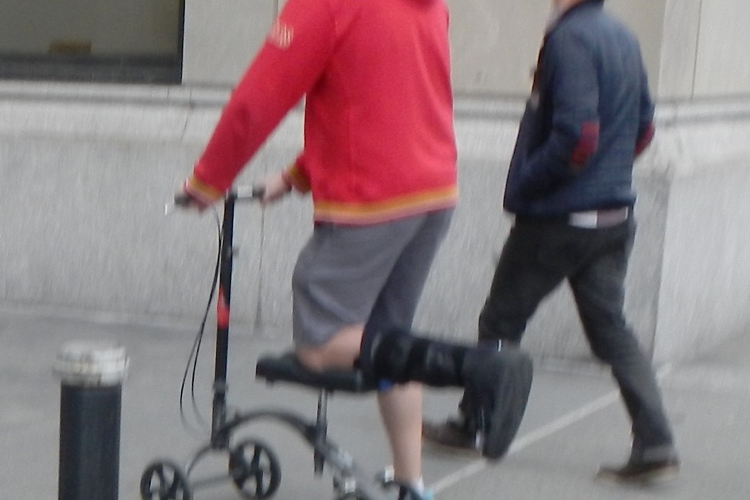 Best knee scooters of 2026 — steerable, all-terrain, and bariatric models reviewed for post-surgery non-weight-bearing recovery