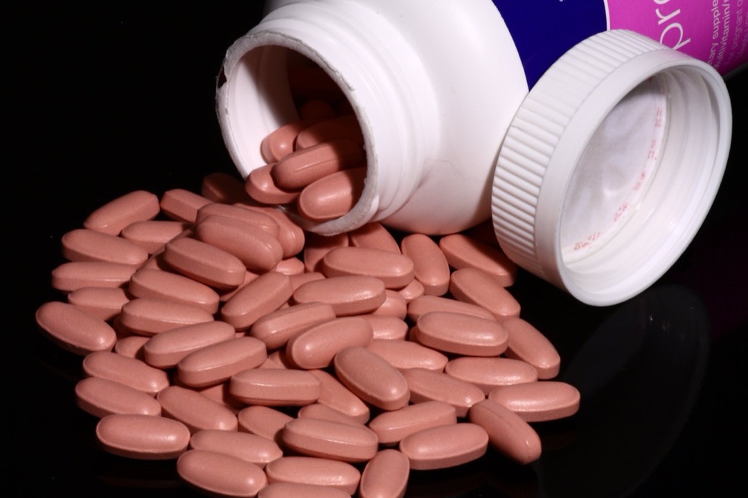 Best prenatal vitamins of 2026 — physician-reviewed picks across methylfolate, iron, DHA, and third-party tested formulas