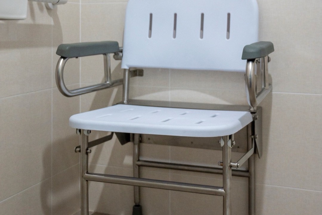 Best shower chairs of 2026 — shower stools, chairs with arms and back, and tub transfer benches reviewed for bathroom fall prevention
