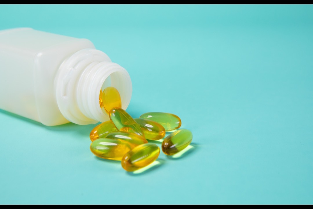Best vitamin K2 supplements of 2026 — physician-reviewed MK-7, MK-4, and D3+K2 combination picks compared by form, dose, isomer purity, and third-party testing