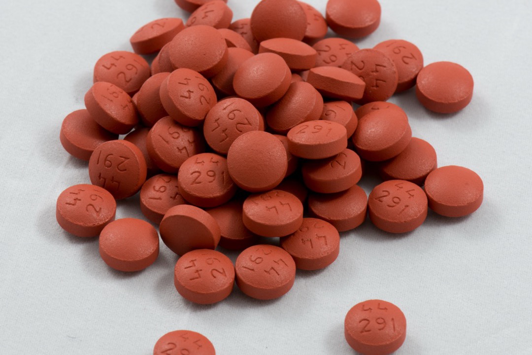 Over-the-counter pain reliever tablets — acetaminophen, ibuprofen, and aspirin compared for fever, headache, muscle pain, and arthritis